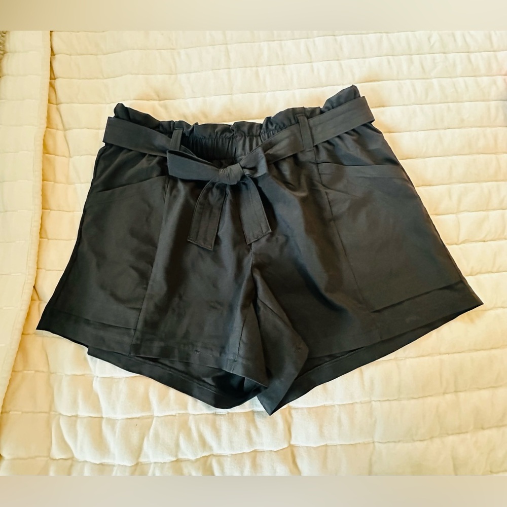 Stylish Black Women's Shorts Belted